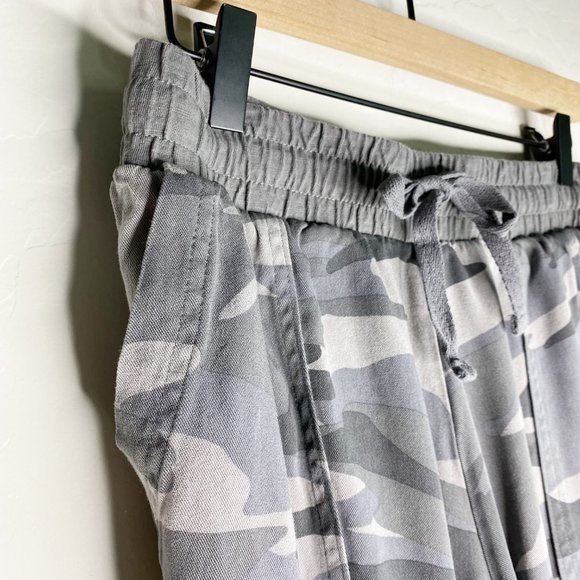 Splendid Womens Gray Camouflage Tapered Leg Elastic Waist Joggers Pants … - Picture 5 of 8